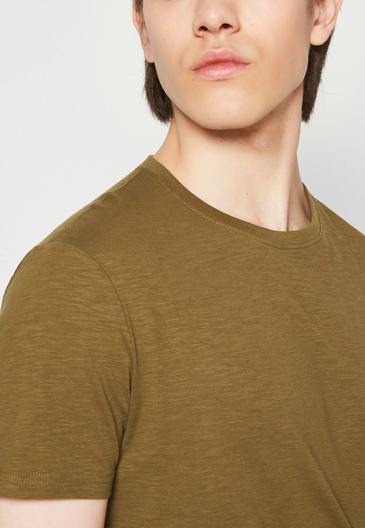 Pier One 5 Pack - T-Shirt Basic - Black/Light Blue/Khaki/Mint/Beige 11 Pier One 5 Pack - T-Shirt Basic - Black/Light Blue/Khaki/Mint/Beige - Afbeelding 9