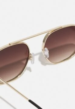 Pier One With Chain Set Unisex - Zonnebril - Brown 9 Pier One With Chain Set Unisex - Zonnebril - Brown -Pier One 17dec482534c48438c04a585cec7ab57