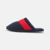 Pier One Unisex - Pantoffels - Dark Blue/Red 1 Pier One Unisex - Pantoffels - Dark Blue/Red -Pier One 235bd992fafa4c2c861f165a2a5d1e04