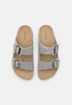 Pier One Leather Unisex - Pantoffels - Grey 11 Pier One Leather Unisex - Pantoffels - Grey -Pier One 6e172422b00e484a8ac21c5f565af9d6