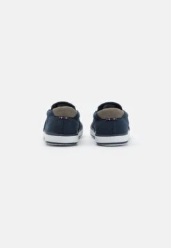 Pier One Unisex - Sneakers Laag - Dark Blue -Pier One 6ef35402e6874213ab2a07f1503526e4