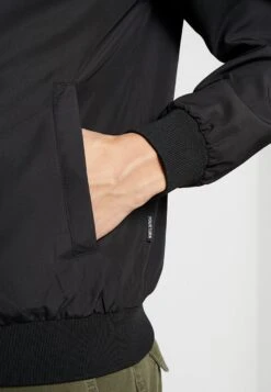 Pier One Bomberjacks - Black 13 Pier One Bomberjacks - Black -Pier One 785de7e873654e248854c6583672cfa7