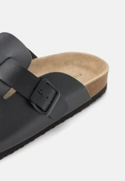 Pier One Leather Unisex - Pantoffels - Black 13 Pier One Leather Unisex - Pantoffels - Black -Pier One 7b28889d1d2247a8abcae3a4a4c34674