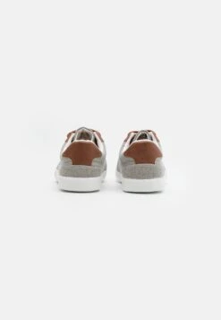 Pier One Unisex - Sneakers Laag - Light Grey 10 Pier One Unisex - Sneakers Laag - Light Grey -Pier One 7c4e08796d2149fc9365f67598b7eb4f