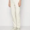 Pier One Chino - White 1 Pier One Chino - White -Pier One 7d4fef976fc24c14bda4e8aa626b3a74