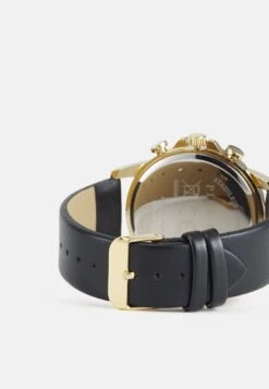 Pier One -Pier One 90d43c9a2ce14828a3d3865357544496