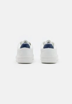 Pier One Unisex - Sneakers Laag - White 10 Pier One Unisex - Sneakers Laag - White -Pier One 93e13f9726664f7eb7a2f449e1f27c05