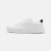 Pier One Unisex - Sneakers Laag - White 2 Pier One Unisex - Sneakers Laag - White -Pier One a221d4907f7647dbadcaac078f2fe85b