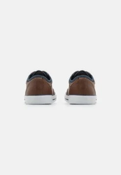 Pier One Unisex - Sneakers Laag - 708 10 Pier One Unisex - Sneakers Laag - 708 -Pier One a668bae8887748689fb608cf6d6bde7e