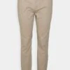 Pier One Chino - Taupe 2 Pier One Chino - Taupe -Pier One af48a80486be46f39be58b2ccc88ba5d