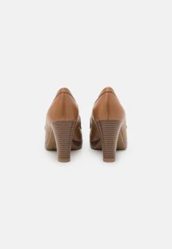 Pier One Leather- Klassieke Pumps - Cognac 11 Pier One Leather- Klassieke Pumps - Cognac -Pier One b1e0543a71904ff9ab3887fb1678f565