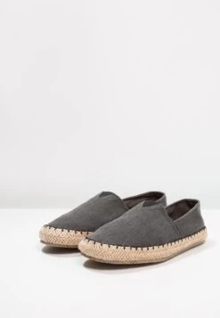 Pier One Espadrilles - Grey 10 Pier One Espadrilles - Grey -Pier One d3f6d93cf6a84c038fa1e85511b70aa4