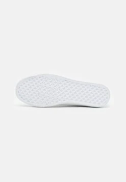 Pier One Unisex - Sneakers Laag - White 12 Pier One Unisex - Sneakers Laag - White -Pier One fe9a5a12fd394e6b9e7219ab19b4c24f